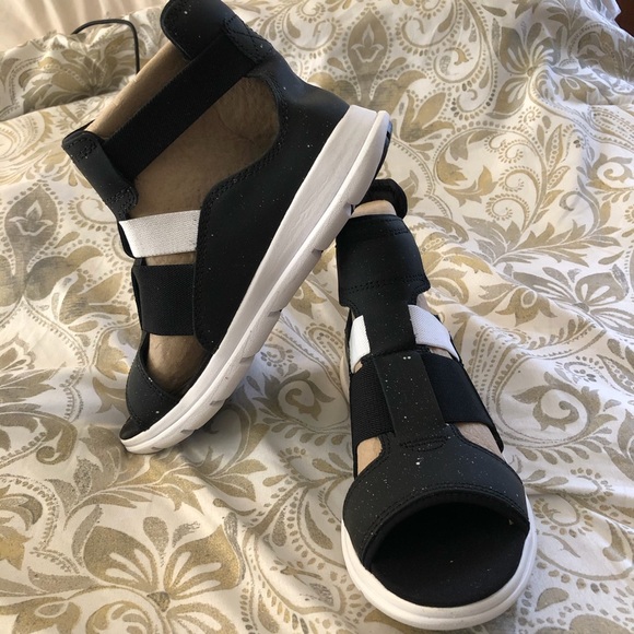 sorel explorer gladiator sandal